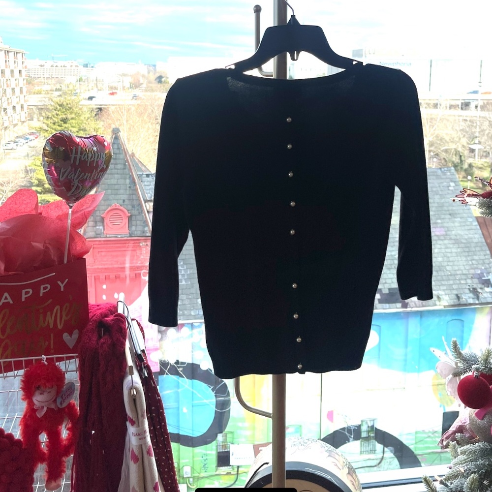 Black Fitted Top With Pearl-Like Buttons